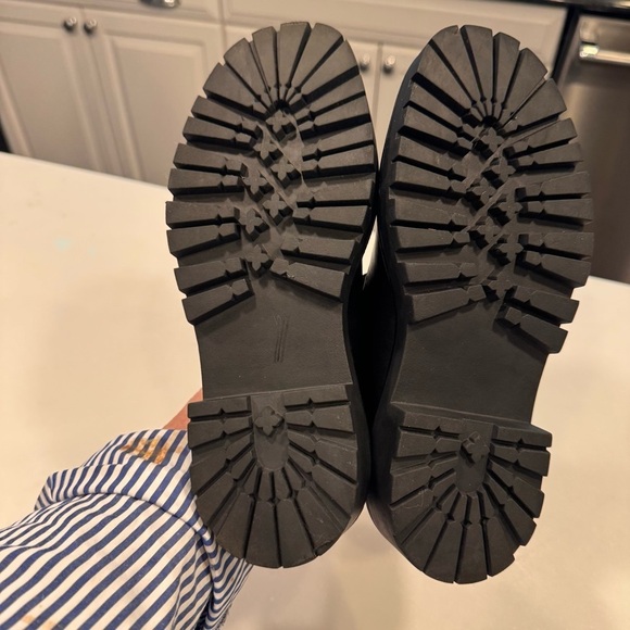 American Eagle Women’s Black Mary Jane’s Chunky Lug Sole Size 6 NEW - Picture 6 of 9